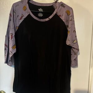 Torrid Size 1 Hocus Pocus Black and Purple Raglan T-Shirt